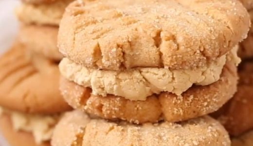 Machine-made cookies filled with almond cream