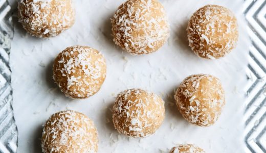 Christmas cookies with cottage cheese in the shape of balls.
