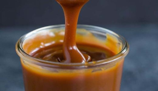 Caramel frosting for Christmas cookies.