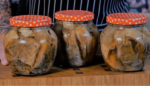 Carp roasts in bottles