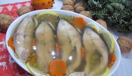 Baked pieces of carp in jelly