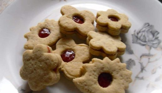 Glued Christmas cookies from Linz with buckwheat flour