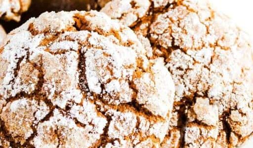 Cookies with ginger, cinnamon and allspice.