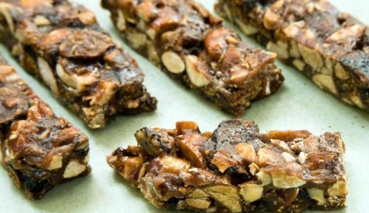Candy from dried figs in the form of sticks.
