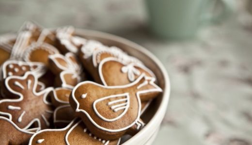 Gluten-free gingerbread in a bowl
