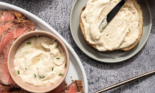 Horseradish spread and horseradish dip for meat