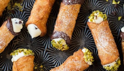 Imaginative short pastry tubes with nuts.