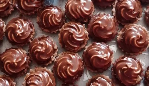 Christmas chocolate cupcakes.