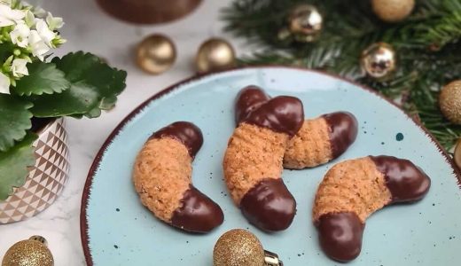 Christmas rolls with chocolate